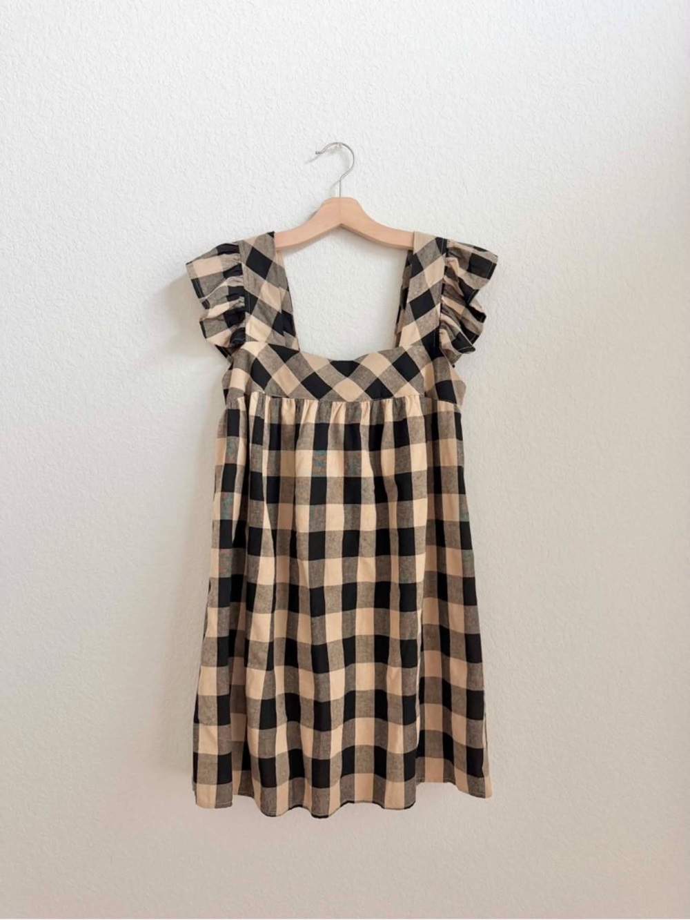 entro Black & Cream Gingham Ruffle-Sleeve Dress